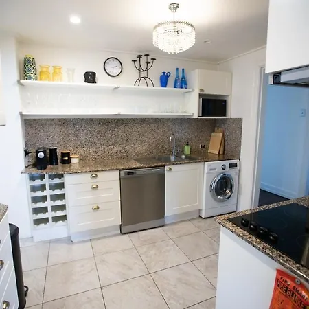 The Carrington Manor Apartment Brisbane Room photo