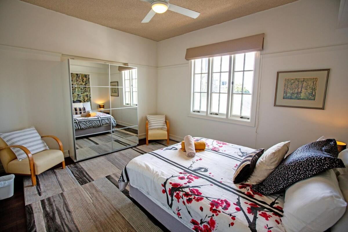 The Carrington Manor Apartment *